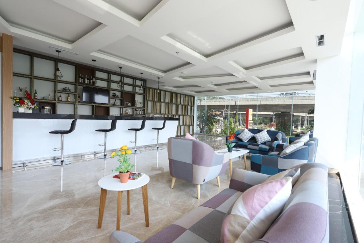 The Azana Hotel Airport Семаранг Екстер'єр фото