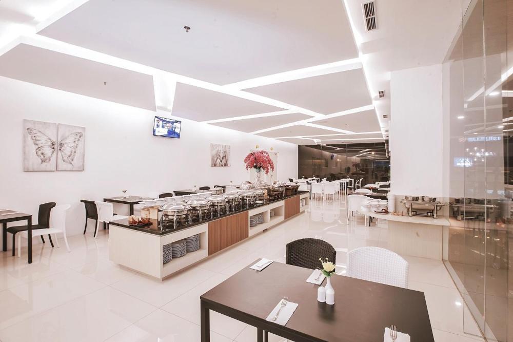 The Azana Hotel Airport Семаранг Екстер'єр фото